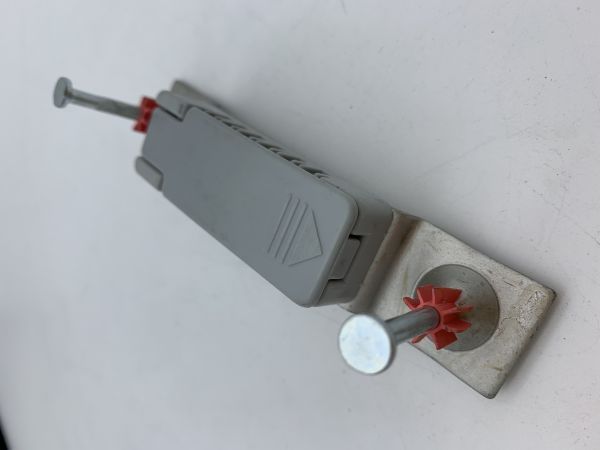 Optical fiber cable Clip With Concrete Nail For FTTH cable